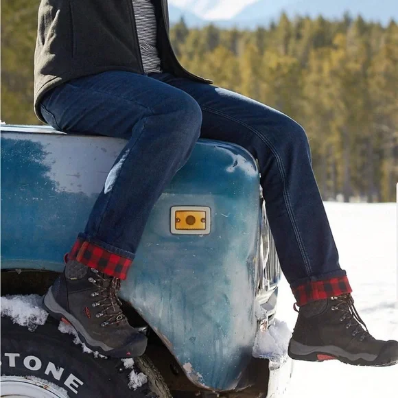 Duluth Trading Co Women's Classic lined Indigo Straight Jeans - Picture 3 of 8